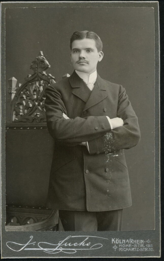 F. Fuchs
Hohe Straße 133, Köln,
Richartz Straße 4, Köln,
Berlin, Charlottenberg, Dresden, Breslau