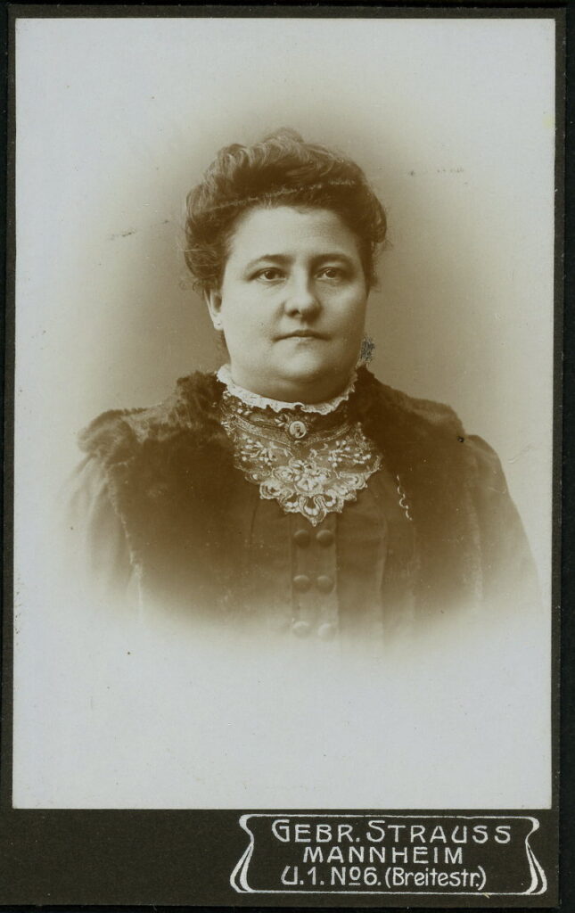 Gebr. Strauss
U. 1 No. 6
Breitestraße 6, Mannheim