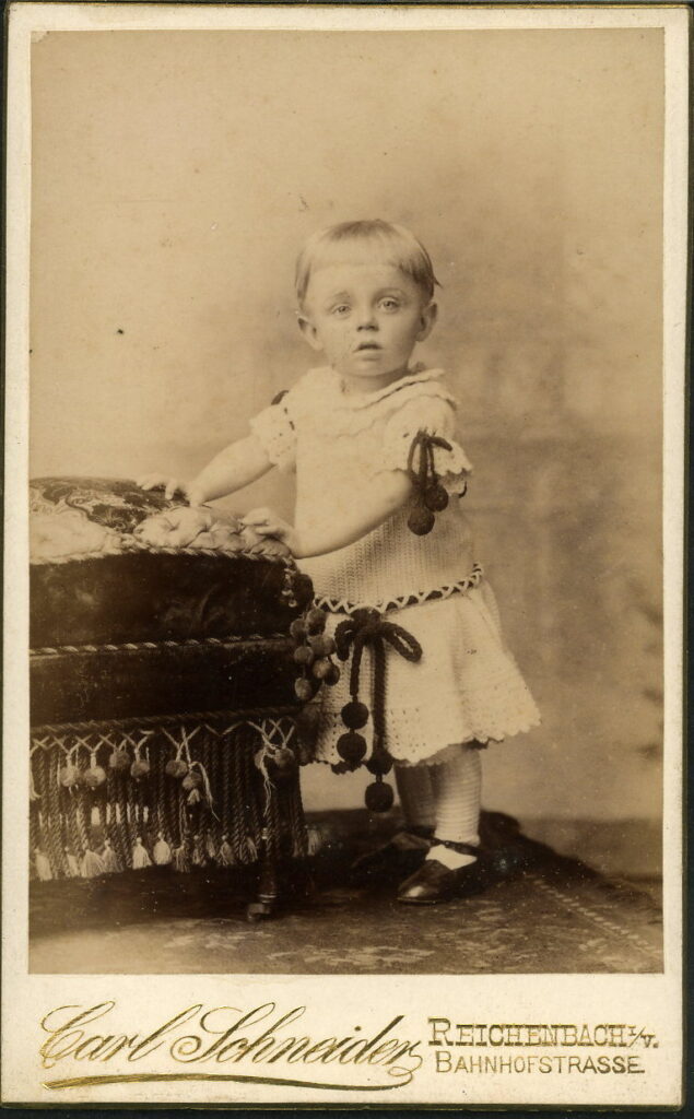 Carl Schneider
Bahnhofstraße, Reichenbach i. V.
Weinholdstraße, Reichenbach i.V.
Hotel zum Lamm, Reichenbach i. V.