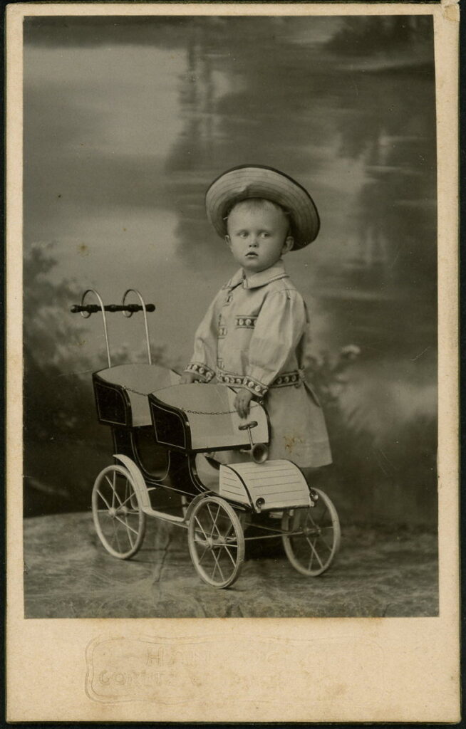 Hans Ucko,
Elisabethstraße 10 / 11, Görlitz