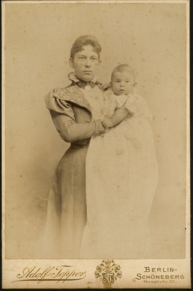 Adolf Tepper
Hauptstraße 22, Berlin-Schöneberg