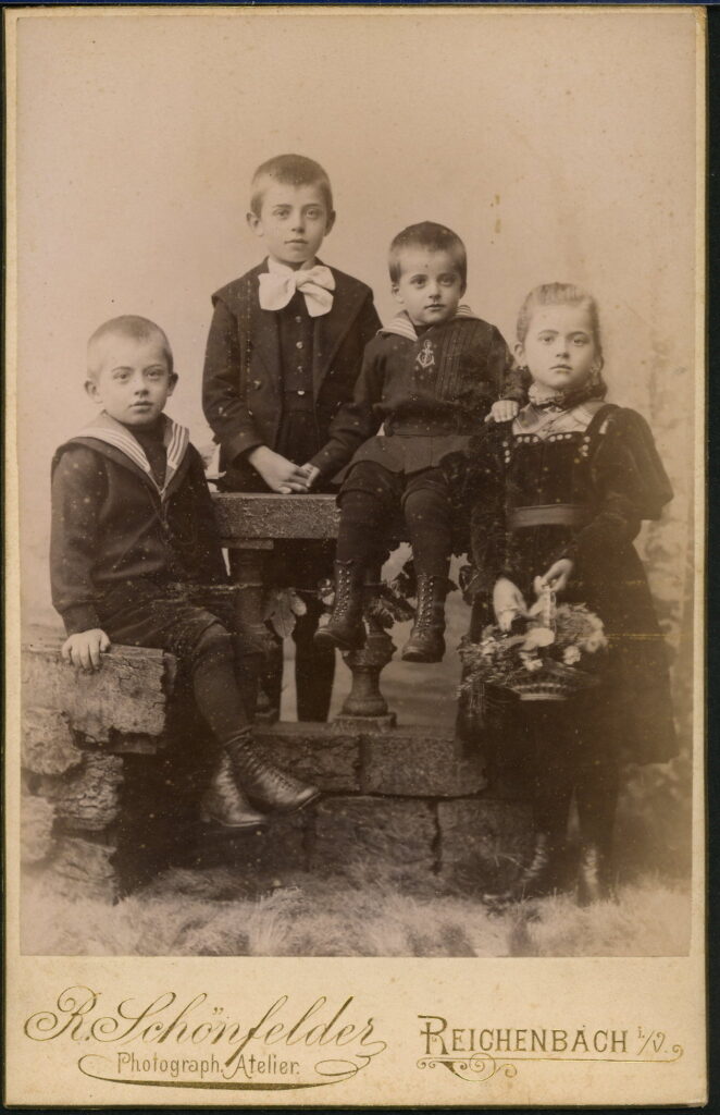 R. Schönfelder
Zwickauerstraße 42, Reichenbach i. V.