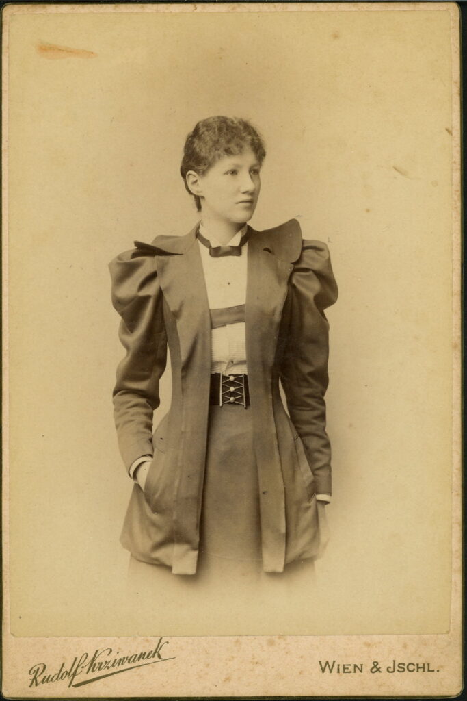 Rudolf Krzinanek
Hofstallstraße 5, Wien
Mariahilferstraße 33, Wien
Franzenallee 10, Jschl
1893