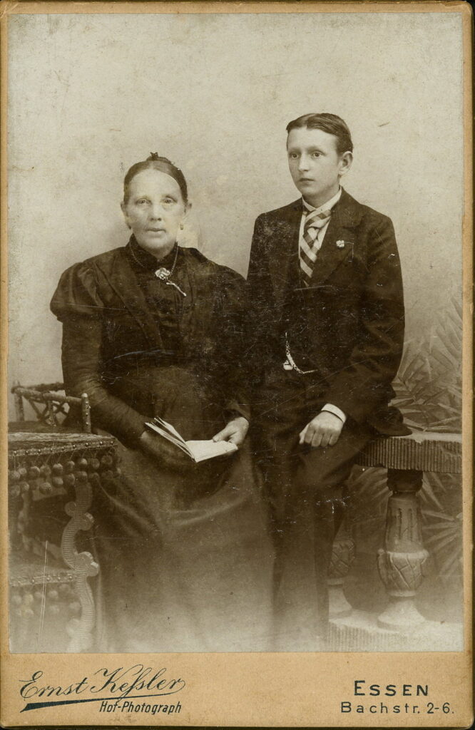 Ernst Kessler,
Ecke Bach- u. Kettwigerstraße 2 - 6, Essen