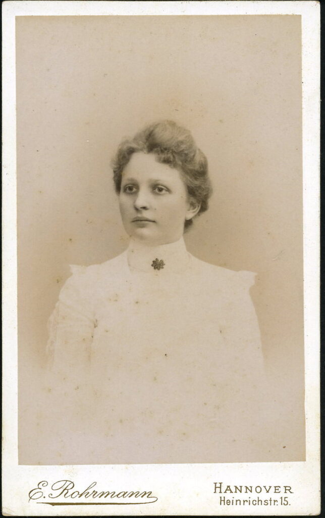 E. Rohrmann
Heinrichstraße 15, Hannover
1903