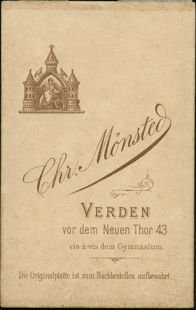 Reverse of a monochrome photographic portrait from between 1865 and the 1920s taken by Chr.Mönsted, vor dem Neuen Thor 43, Verden