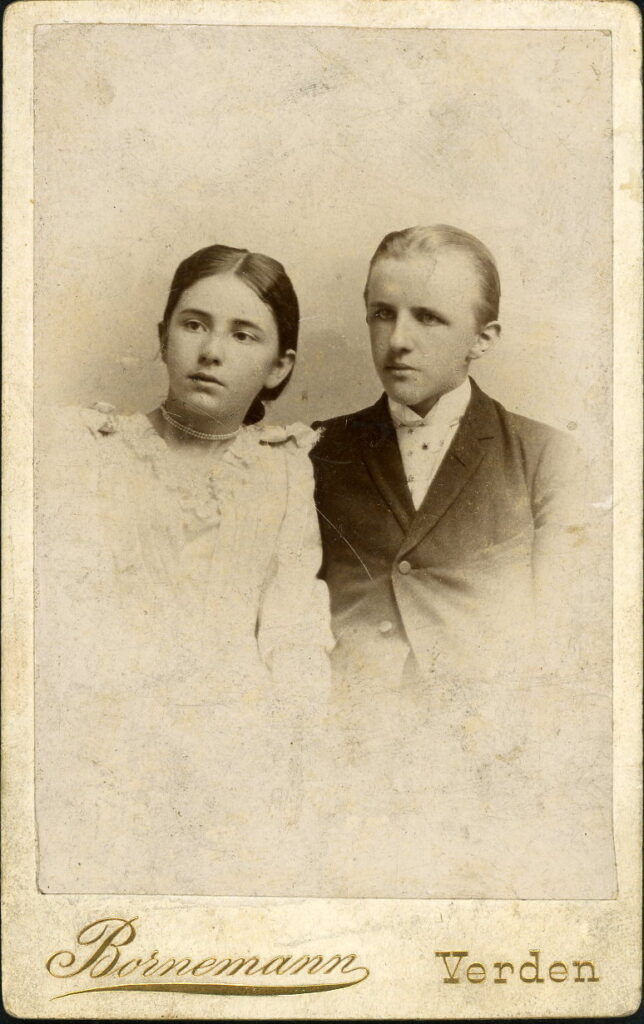 A monochrome photographic portrait from between 1865 and the 1920s taken by Joh. Bornemann, Verden