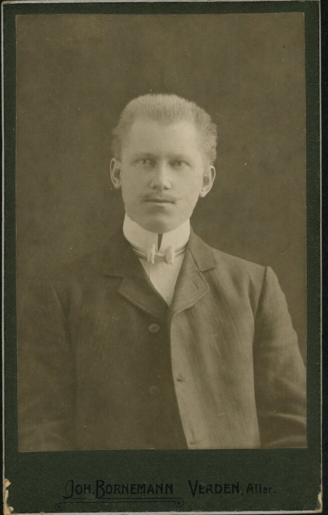 A monochrome photographic portrait from between 1865 and the 1920s taken by Joh. Bornemann, Verden