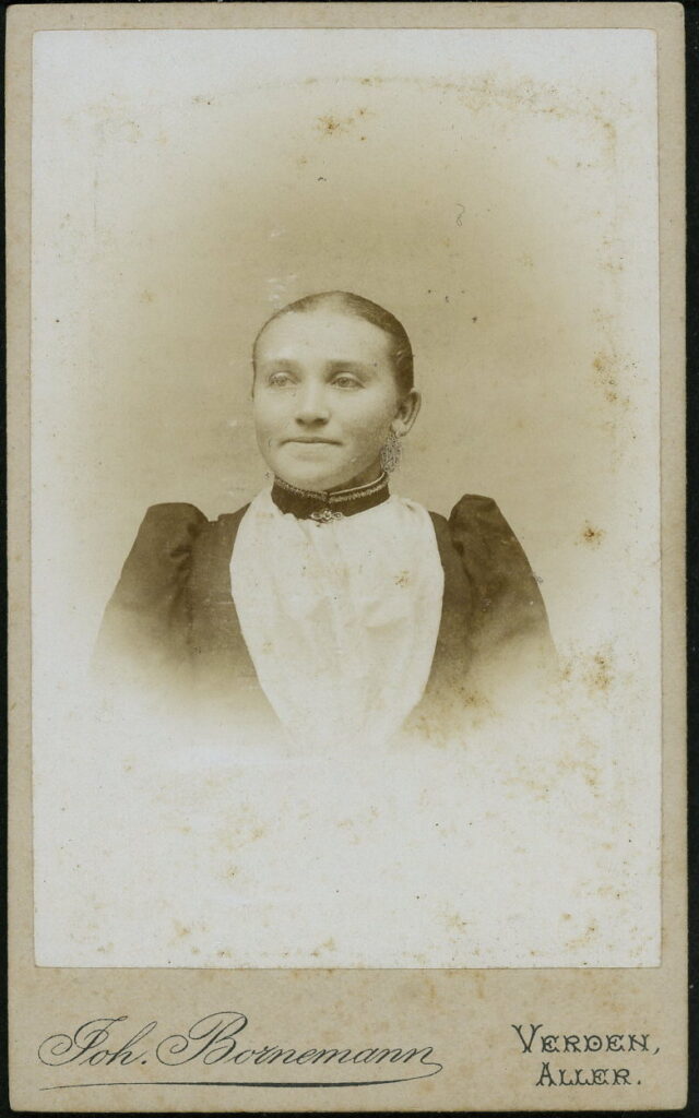 A monochrome photographic portrait from between 1865 and the 1920s taken by Joh. Bornemann, Verden
