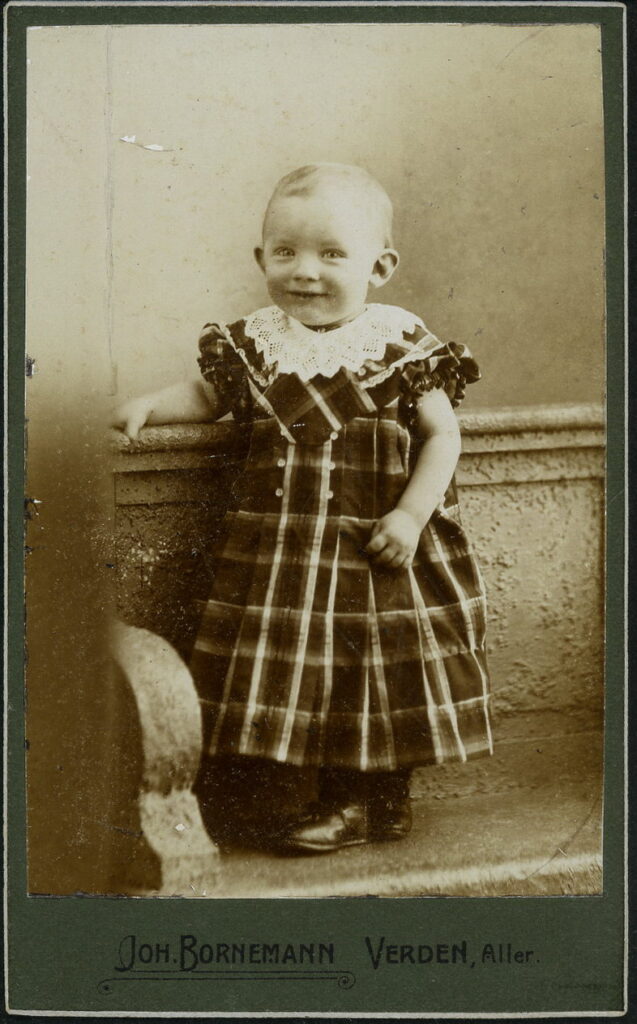 A monochrome photographic portrait from between 1865 and the 1920s taken by Joh. Bornemann, Verden