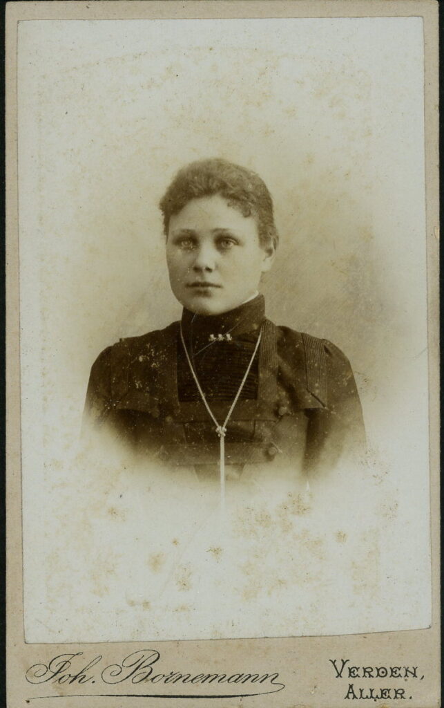 A monochrome photographic portrait from between 1865 and the 1920s taken by Joh. Bornemann, Verden