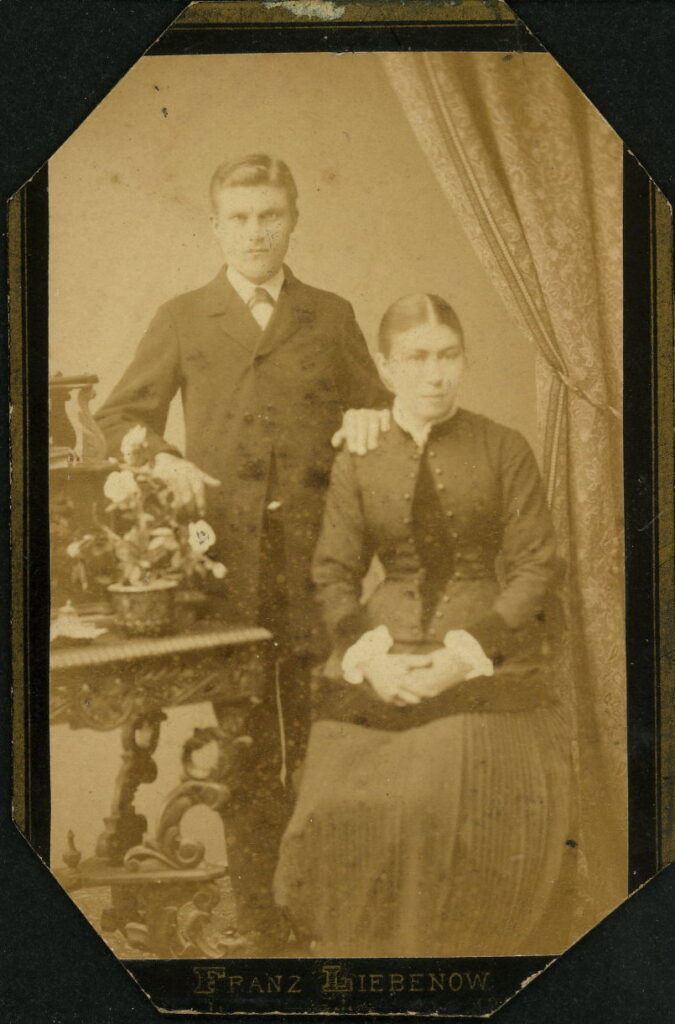 A monochrome photographic portrait from between 1865 and the 1920s taken by Franz Liebenow, Voigtei 43, Halberstadt