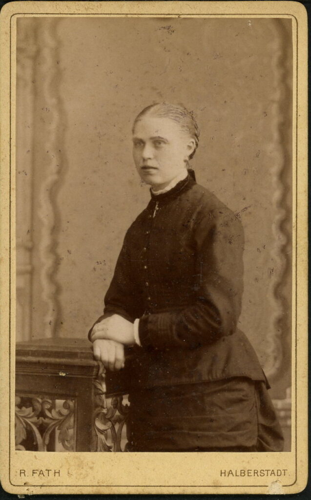 A monochrome photographic portrait from between 1865 and the 1920s taken by R. Fath, Lindenweg 21, Halberstadt
