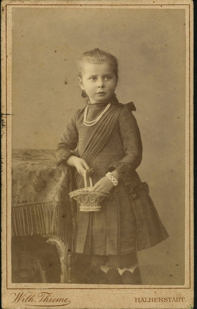 A monochrome photographic portrait from between 1865 and the 1920s taken by Wilh. Thieme, Plantage, Halberstadt