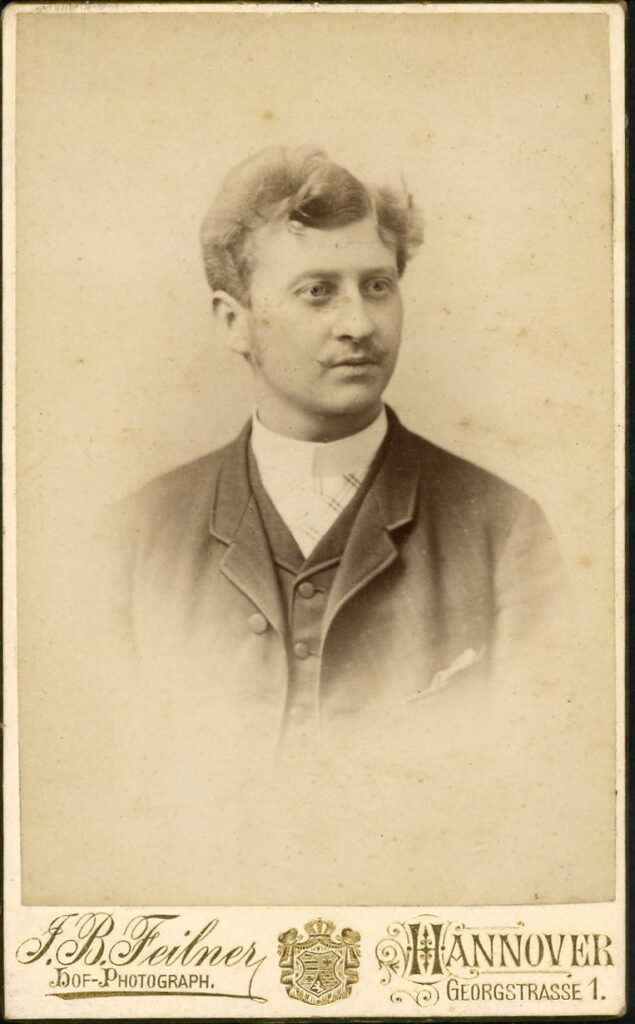 A monochrome photographic portrait from between 1865 and the 1920s taken by Jean Baptiste Feilner, Georgstraße 1, Hannover and Richtweg 6, Bremen; Rosenstraße 21, Oldenburg; südl. Wilhelmstraße 88, Braunschweig; Emden; Borkum.