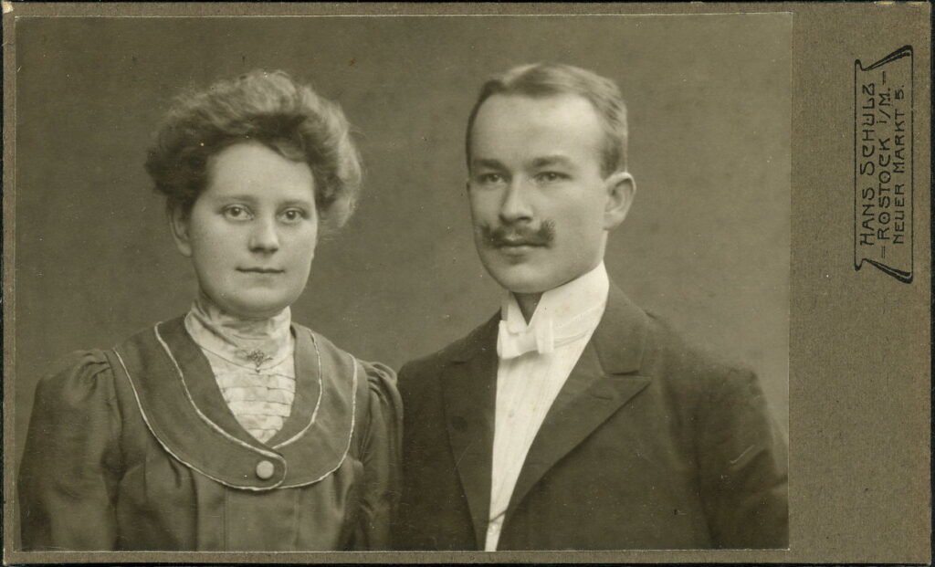 A monochrome photographic portrait from between 1865 and the 1920s taken by Hans Schulz, Neuer Markt 5, Rostock i. M.