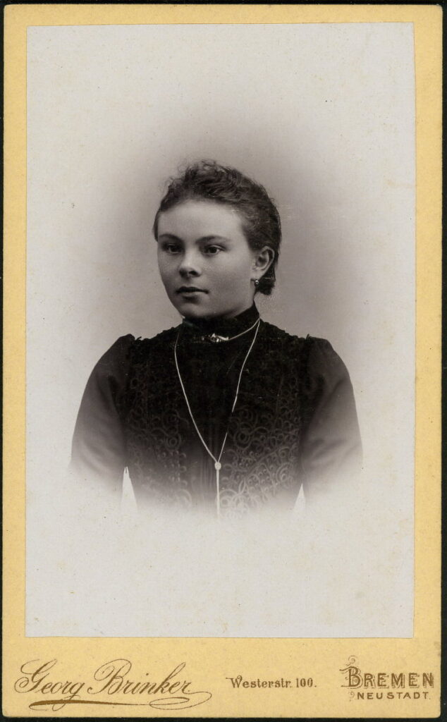 A monochrome photographic portrait from between 1865 and the 1920s taken by Georg Brinker, Westerstraße 100, Neustadt, Bremen