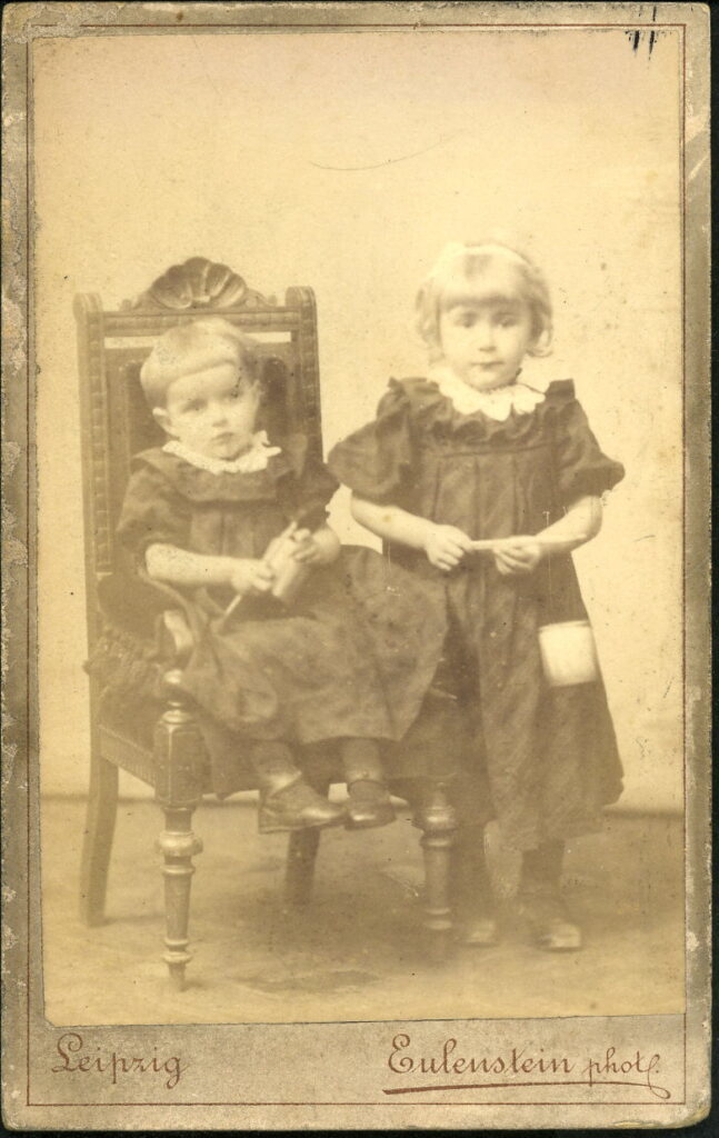 A monochrome photographic portrait from between 1865 and the 1920s taken by Eulenstein, Ecke der Tauchaer-Straße 6, Leipzig and Zeitzer-Straße 30, Leipzig, dated 1893