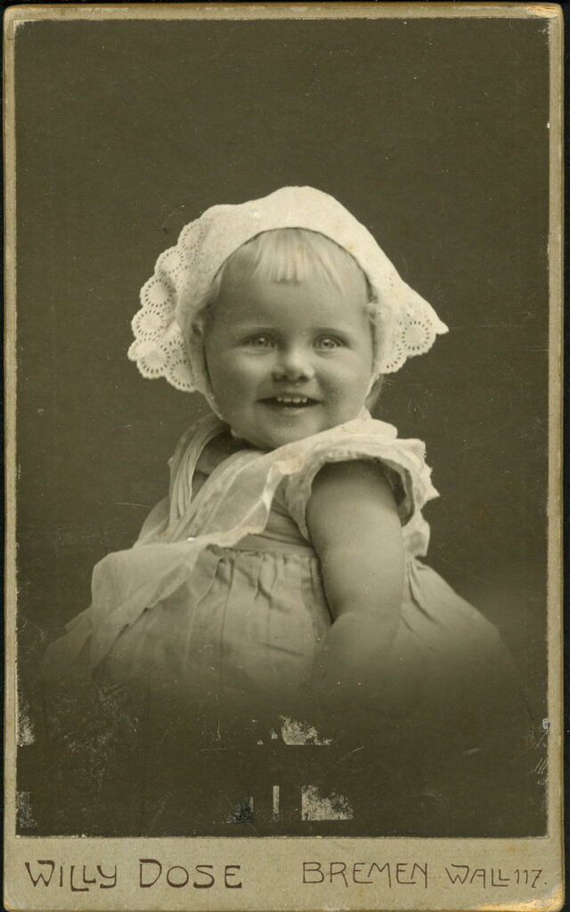 A monochrome photographic portrait from between 1865 and the 1920s taken by Willy Dose, Wall 117, Bremen