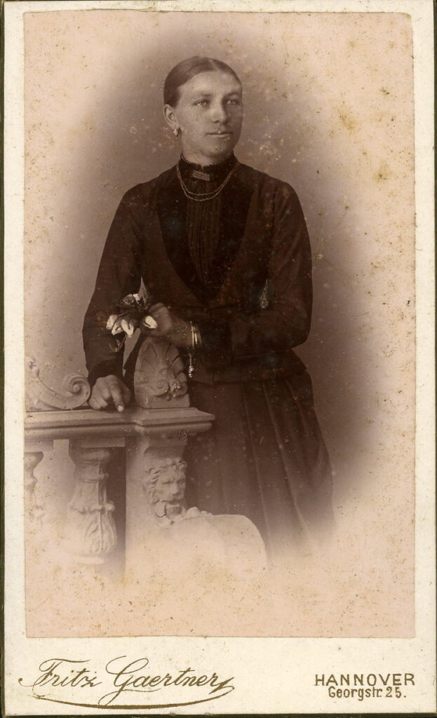 A monochrome photographic portrait from between 1865 and the 1920s taken by Fritz Gaertner, Georgstraße 25, Hannover