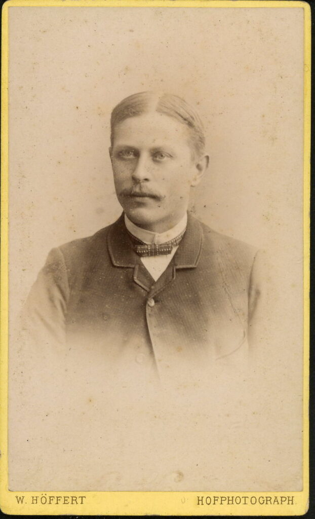 A monochrome photographic portrait from between 1865 and the 1920s taken by W. Höffert, Georgstraße 9, Hannover, See-Straße 10, Dresden, Schlossgasse 1, Petersbrücke, Leipzig, Leipziger-Platz 12, Berlin and Jungfernstieg 12, Hamburg