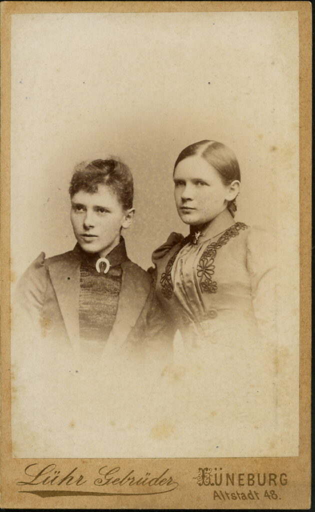 A monochrome photographic portrait from between 1865 and the 1920s taken by Gebr. Lühr, Altstadt 48, Lüneburg in 1891