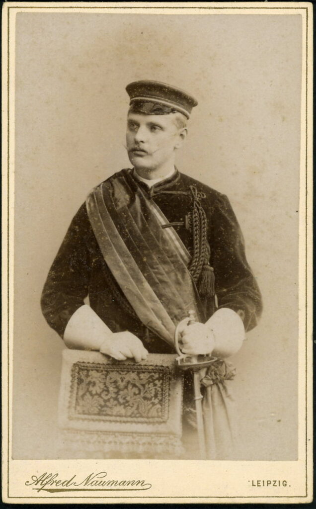 A monochrome photographic portrait from between 1865 and the 1920s taken by Alfred Naumann, Dorotheenstraße, Leipzig