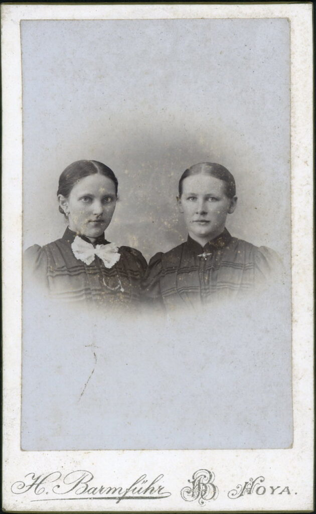 A monochrome photographic portrait from between 1865 and the 1920s taken by H. Barmführ, Hoya