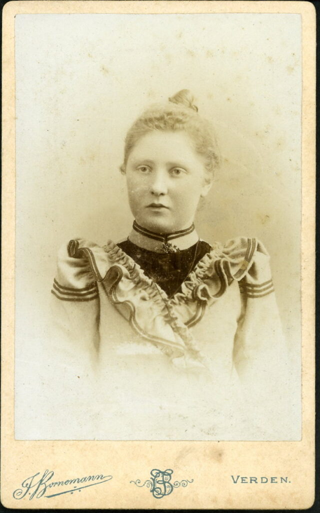 A monochrome photographic portrait from between 1865 and the 1920s taken by J. Bornemann, Verden, Aller