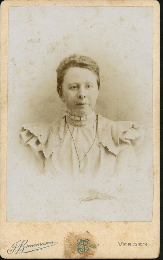 A monochrome photographic portrait from between 1865 and the 1920s taken by J. Bornemann, Verden, Aller