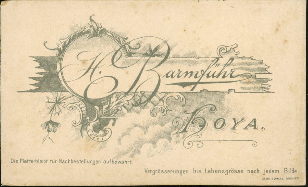 Reverse of a monochrome photographic portrait from between 1865 and the 1920s taken by H. Barmführ, Hoya
