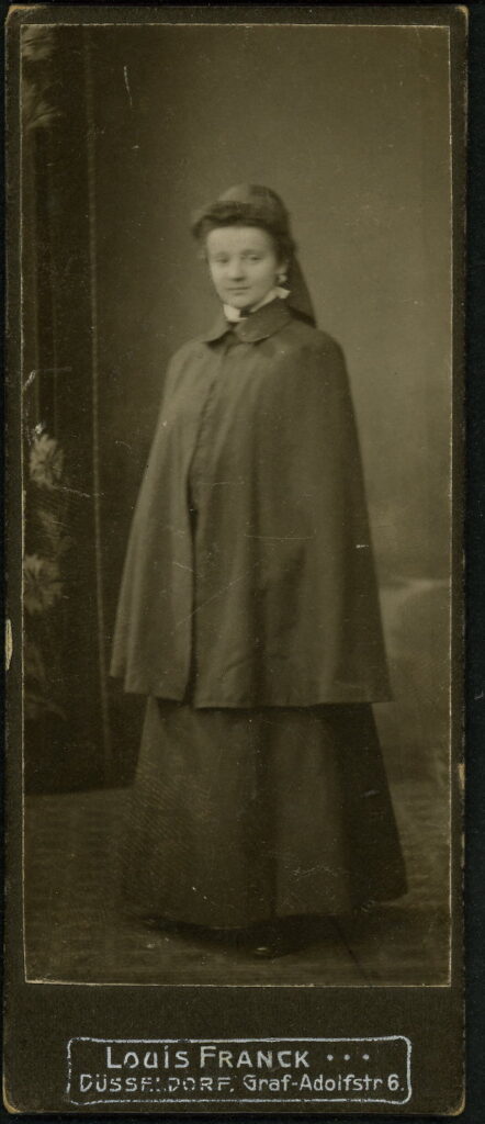 A monochrome photographic portrait from between 1865 and the 1920s taken by Louis Franck, Graf-Adolfstraße 6, Düsseldorf