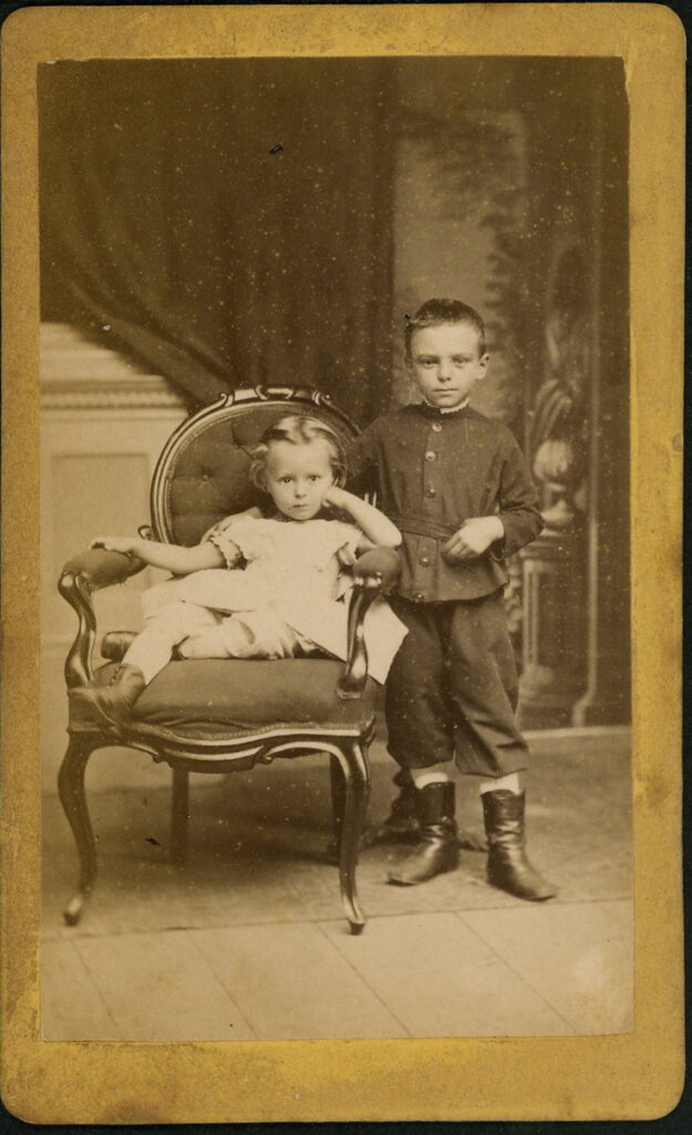 A monochrome photographic portrait from between 1865 and the 1920s taken by A. H. Oetling, Hinterm Brauhause, Celle