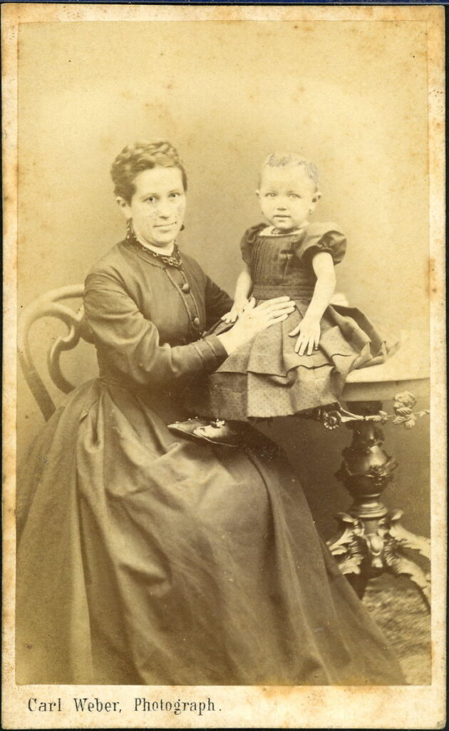 A monochrome photographic portrait from between 1865 and the 1920s taken by Carl Weber, Marienstraße 41, St Pauli, Hamburg