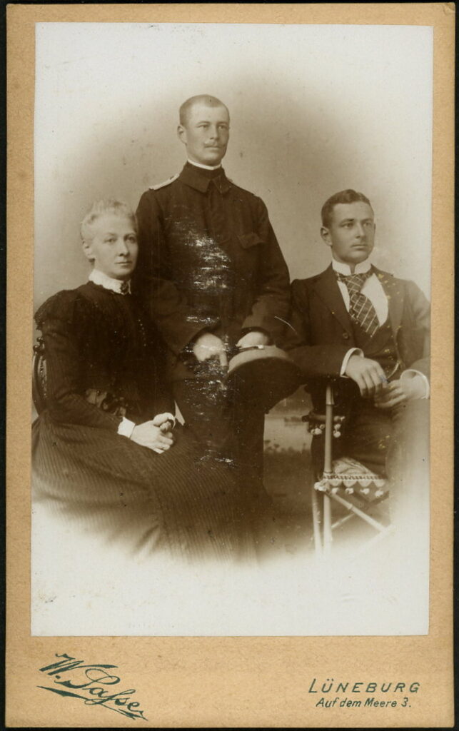 A monochrome photographic portrait from between 1865 and the 1920s taken by W. Sasse, Auf dem Meere, Lüneburg, formerly Bimpage & Co.