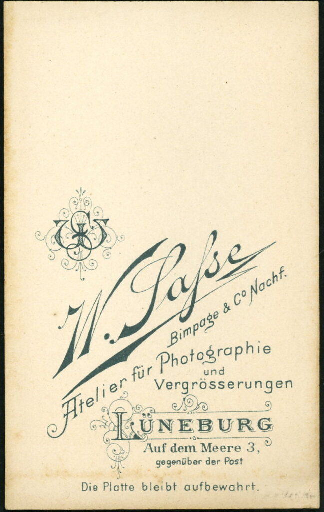 Reverse of a monochrome photographic portrait from between 1865 and the 1920s taken by W. Sasse, Auf dem Meere, Lüneburg, formerly Bimpage & Co.