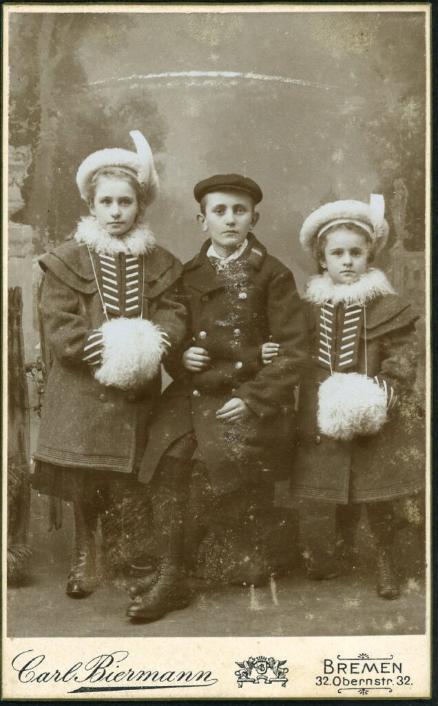 A monochrome photographic portrait from between 1865 and the 1920s taken by Carl Biermann, Obernstraße 32, Bremen