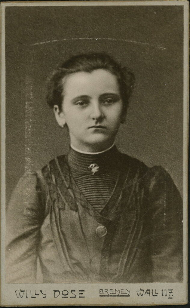 A monochrome photographic portrait from between 1865 and the 1920s taken by Willy Dose, Wall 117, Bremen