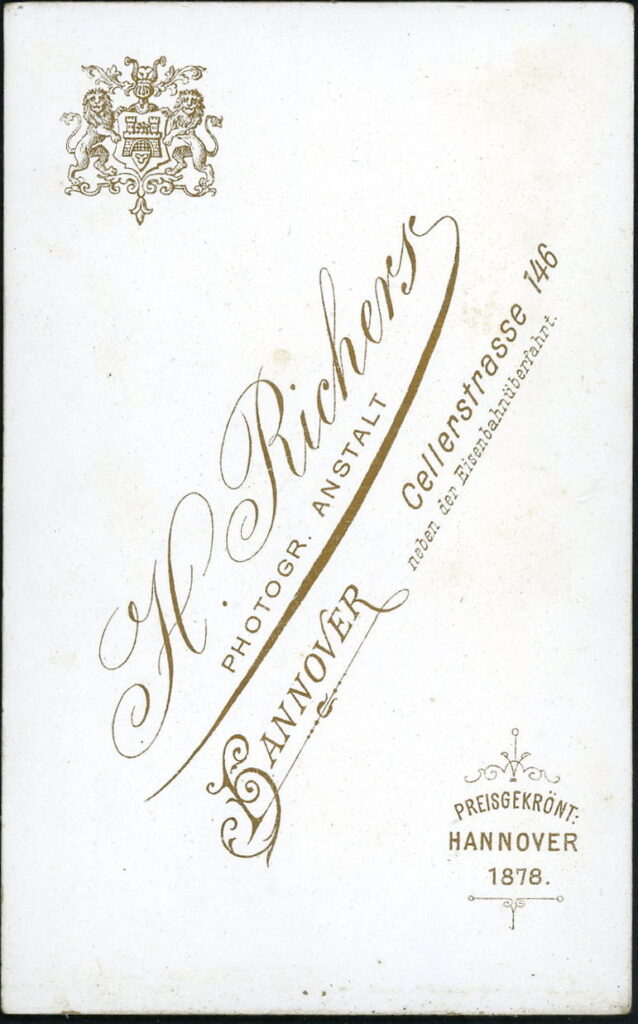 Reverse of a monochrome photographic portrait from between 1865 and the 1920s taken by H. Richers, Cellerstraße 146, Hannover