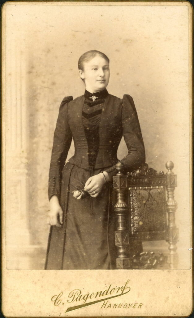 A monochrome photographic portrait from between 1865 and the 1920s taken by C. Pagendorf, Georgstraße 17, Hannover