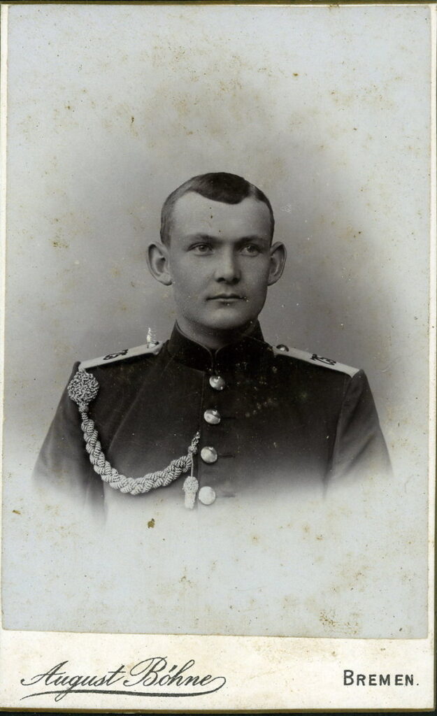 A monochrome photographic portrait from between 1865 and the 1920s taken by August Böhne, Am Wall 78, Bremen