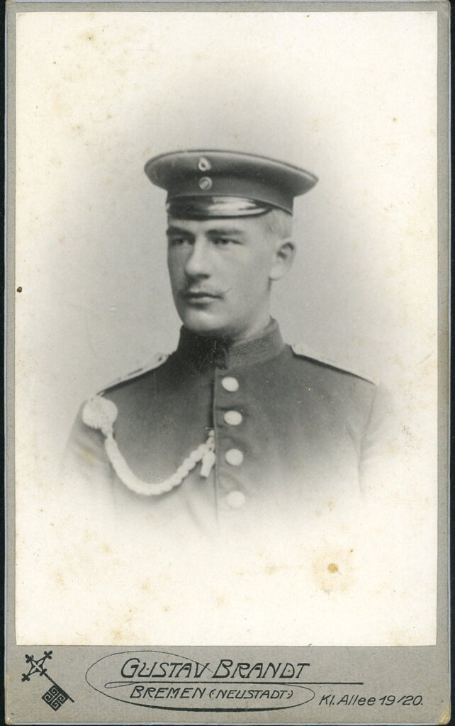 A monochrome photographic portrait from between 1865 and the 1920s taken by Gustav Brandt, Kl. Allee 19 / 20, Bremen-Neustadt