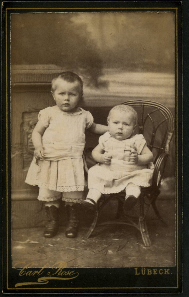 A monochrome photographic portrait from between 1865 and the 1920s taken by Carl Rose, Königstraße 879, Lübeck