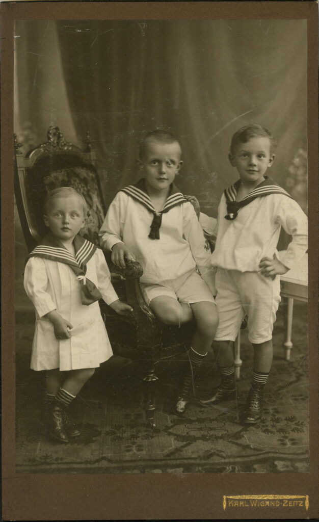 A monochrome photographic portrait from between 1865 and the 1920s taken by Karl Wigand, Zeitz