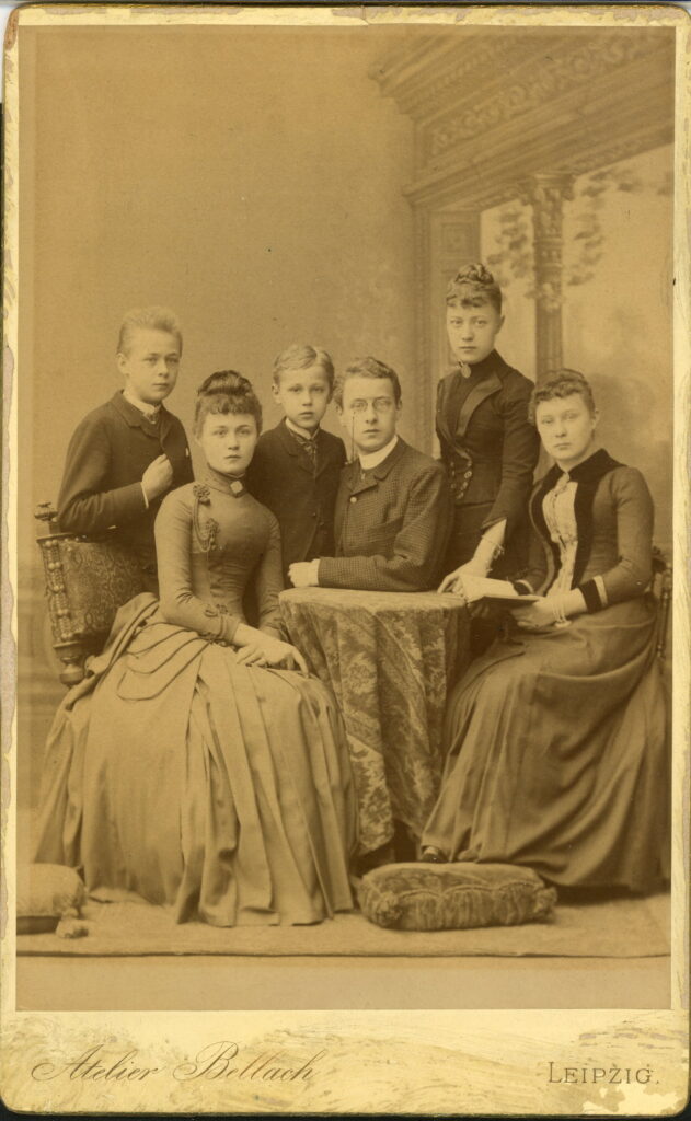 A monochrome photographic portrait from between 1865 and the 1920s taken by Carl Bellach, Gellertstraße 12, Leipzig