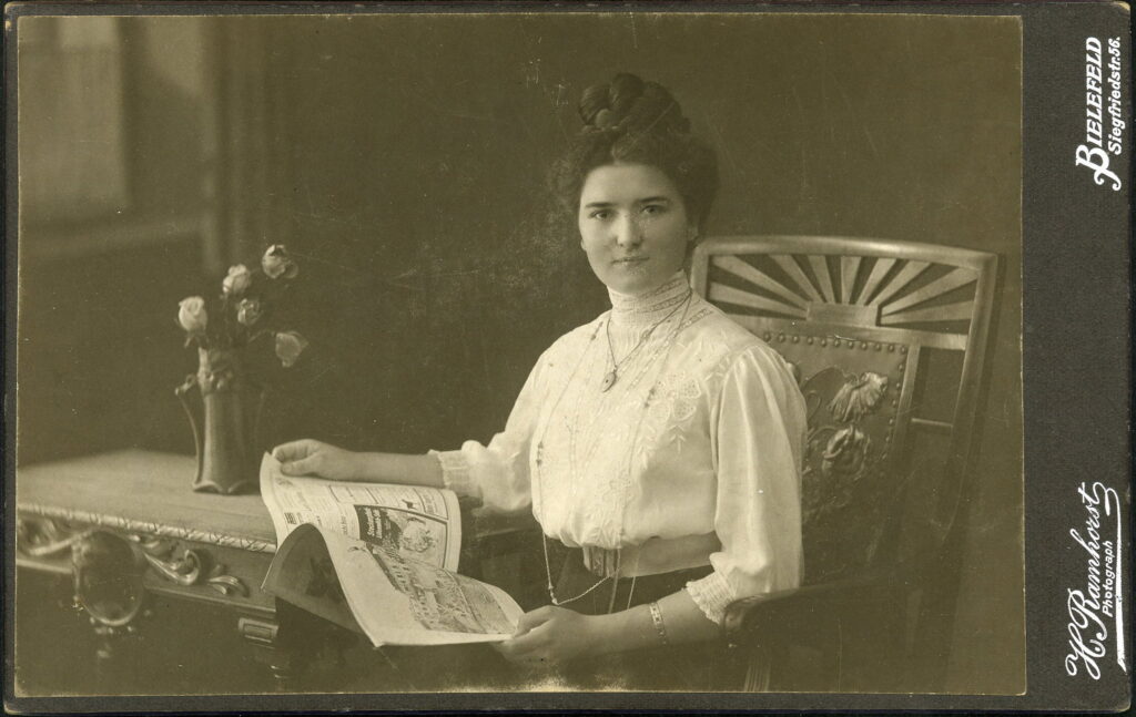A monochrome photographic portrait from between 1865 and the 1920s taken by H. Ramhorst, Siegfriedstraße 56, Bielefeld