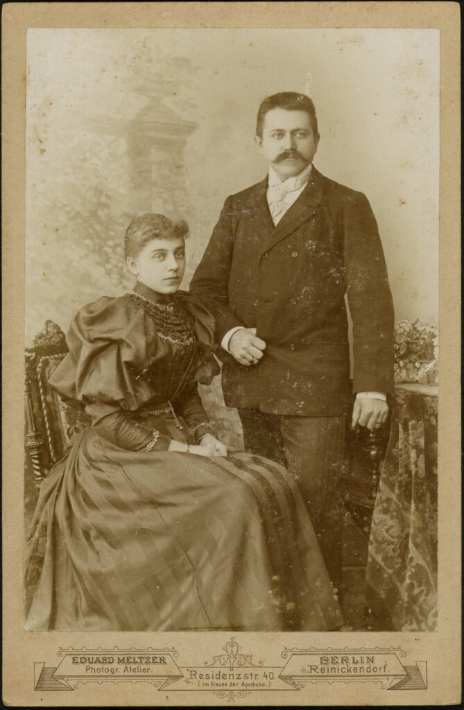 A monochrome photographic portrait from between 1865 and the 1920s taken by Eduard Meltzer, Rezidenzstraße 40, Berlin-Reinickendorf