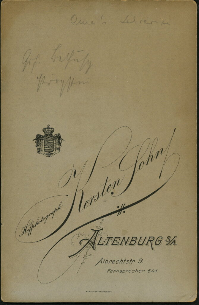 Reverse of a monochrome photographic portrait from between 1865 and the 1920s taken in Atelier Kersten Sohn, Albrechtstraße 9, Altenburg S/A