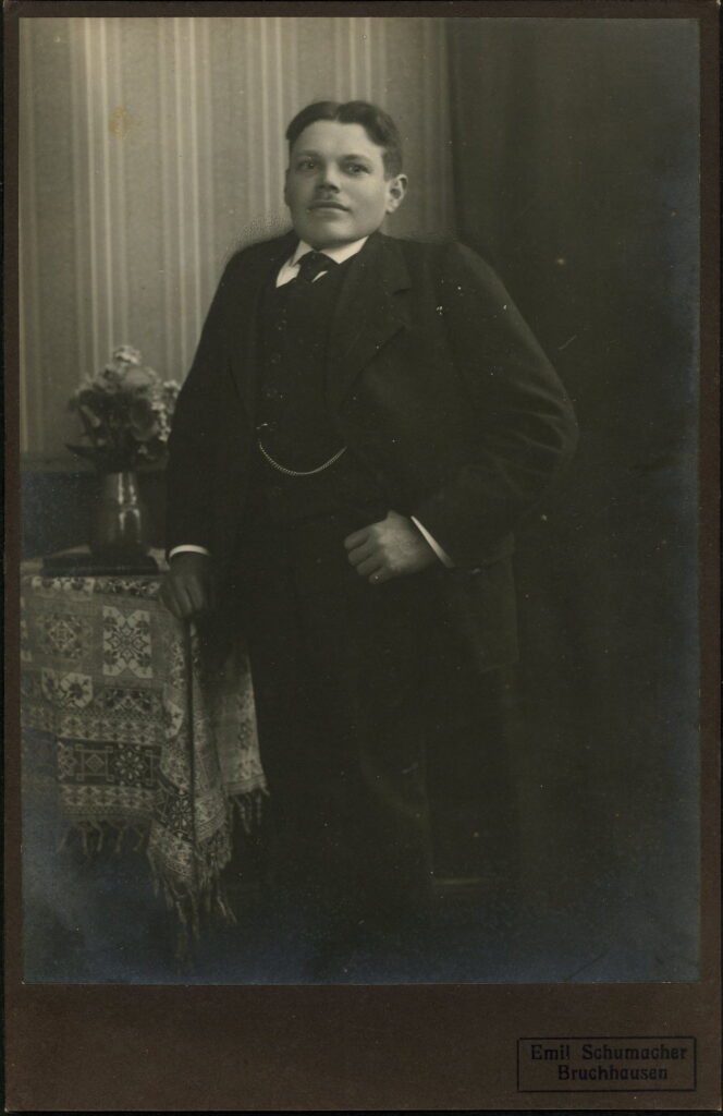 A monochrome photographic portrait from between 1865 and the 1920s taken by Emil Schumacher, Bruchhausen