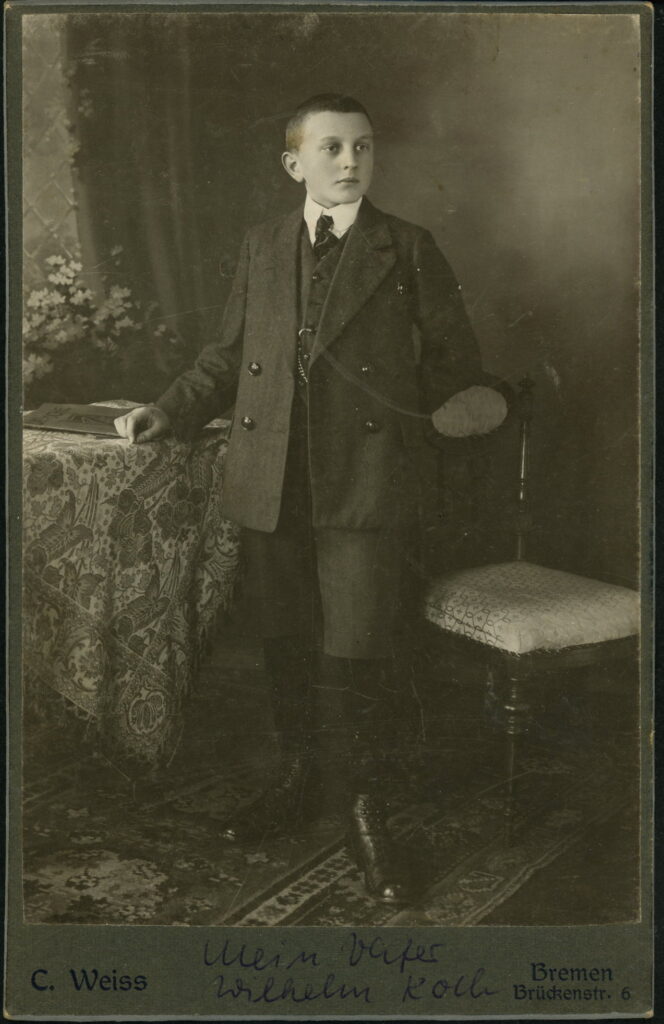 A monochrome photographic portrait from between 1865 and the 1920s taken by C. Weiss, Brückenstraße 6, Bremen